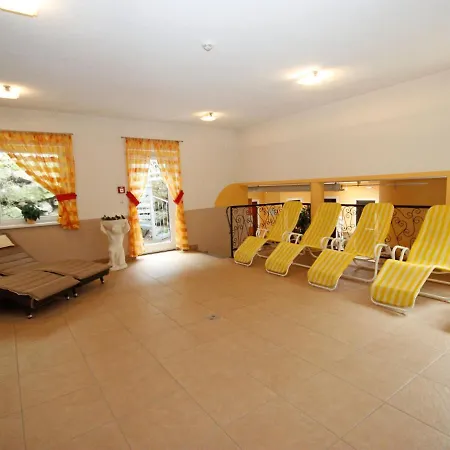 Falkner-7 By Interhome Oberlängenfeld